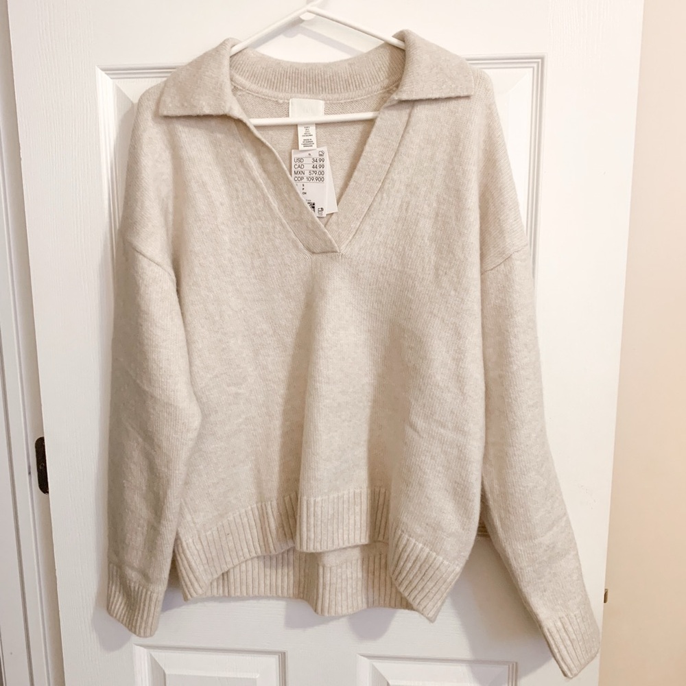 H&M Cream V-Neck Women's Sweater size S
